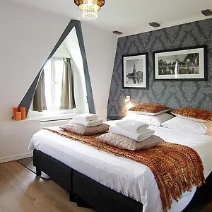 2* Hotel Flower Market