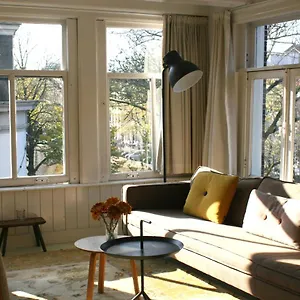 2* Bed & Breakfast Miauw Suites, Canal View City Centre