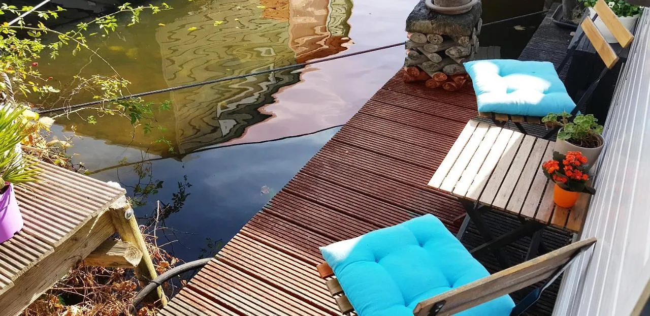 ** Bed & Breakfast Romantic Quiet Studio On The Canal Amsterdam Netherlands