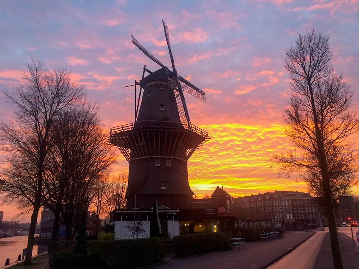 Romantic Quiet Studio On The Canal Amsterdam Bed & Breakfast