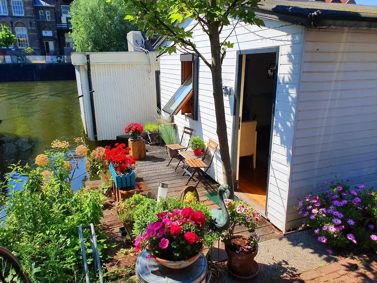 Bed & Breakfast Romantic Quiet Studio On The Canal Amsterdam